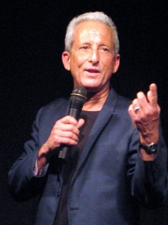 bobby-slayton-hooters 070